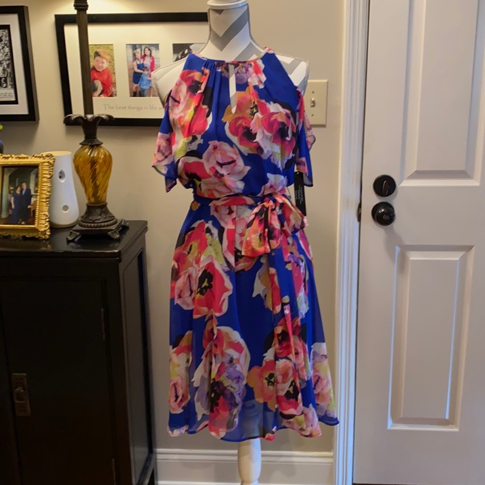 Tahari floral dress size 8
